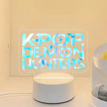 Lade das Bild in den Galerie-Viewer, KPop Demon Hunters Nachtlicht HunterX Deko Lampe, Zoey Rumi Mira Saja Boys Motive