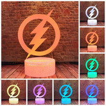 Lade das Bild in den Galerie-Viewer, 3D-LED-Nachtlampe mit Superhelden Symbol Hologramm kaufen