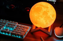 Lade das Bild in den Galerie-Viewer, Mondlicht mit bis zu 16 Farben, Farbwechsel, Mondlampe, Nachtlicht, Tischlampe kaufen