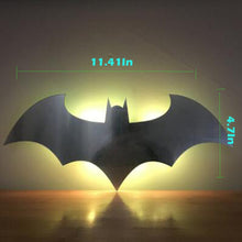 Lade das Bild in den Galerie-Viewer, Batman Wandlampe LED Licht kaufen