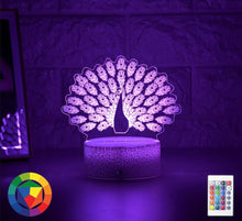 Lade das Bild in den Galerie-Viewer, Wundervolles Nachtlicht mit Pfau Motiv - Leuchtet in vielen Farben kaufen