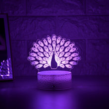 Lade das Bild in den Galerie-Viewer, Wundervolles Nachtlicht mit Pfau Motiv - Leuchtet in vielen Farben kaufen