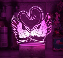 Lade das Bild in den Galerie-Viewer, Romantisches Deko Lampe Nachlicht mit Schwan Herz Liebe Motiv kaufen