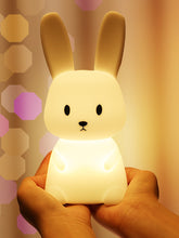 Lade das Bild in den Galerie-Viewer, Zuckersüßes Hasen Nachtlicht für Kinder kaufen