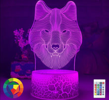 Lade das Bild in den Galerie-Viewer, Deko Lampe Nachtlicht mit Wolf Motiv - Leuchtet in verschiedenen Farben kaufen