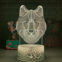 Lade das Bild in den Galerie-Viewer, Deko Lampe Nachtlicht mit Wolf Motiv - Leuchtet in verschiedenen Farben kaufen