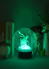 Lade das Bild in den Galerie-Viewer, Nachtlicht mit Glaskugel Winter Motiv und Farbwechsel kaufen