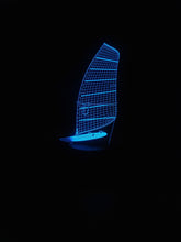 Lade das Bild in den Galerie-Viewer, Segelschiff Lampe mit magischen 3D Effekt und Farbwechsel kaufen