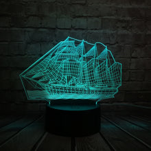 Lade das Bild in den Galerie-Viewer, Segelschiff Lampe mit magischen 3D Effekt und Farbwechsel kaufen