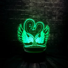 Lade das Bild in den Galerie-Viewer, Romantische Lampe mit Schwan Motiv, magischen 3D Effekt und Farbwechsel kaufen