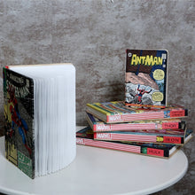 Lade das Bild in den Galerie-Viewer, Ant Man Lampe, Nachtlampe in Form eines Comic Heftes kaufen
