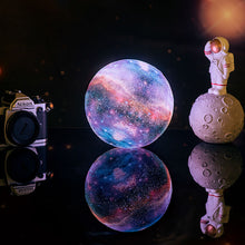 Lade das Bild in den Galerie-Viewer, Mond Galaxie Lampe, Nachtlicht, Mondlicht, Tischlampe, mit Farbwechsel, 3D Effekt kaufen
