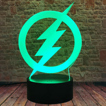 Lade das Bild in den Galerie-Viewer, Der Flash Nachtlicht mit Flash Logo und Farbwechsel Effekt kaufen
