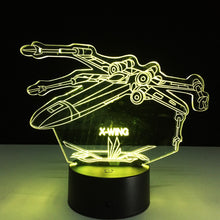 Lade das Bild in den Galerie-Viewer, Star Wars 3D X-Wing Fighter Tischlampe - Nachtlampe - Lampe mit 3D Effekt kaufen
